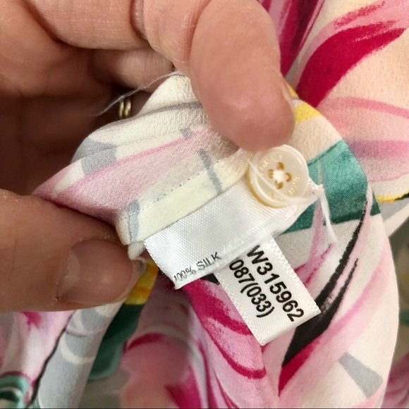 TOMMY BAHAMA 100% Silk Pink/Green/Yellow/Gray Tropical Floral Button Down Blouse - Picture 10 of 16
